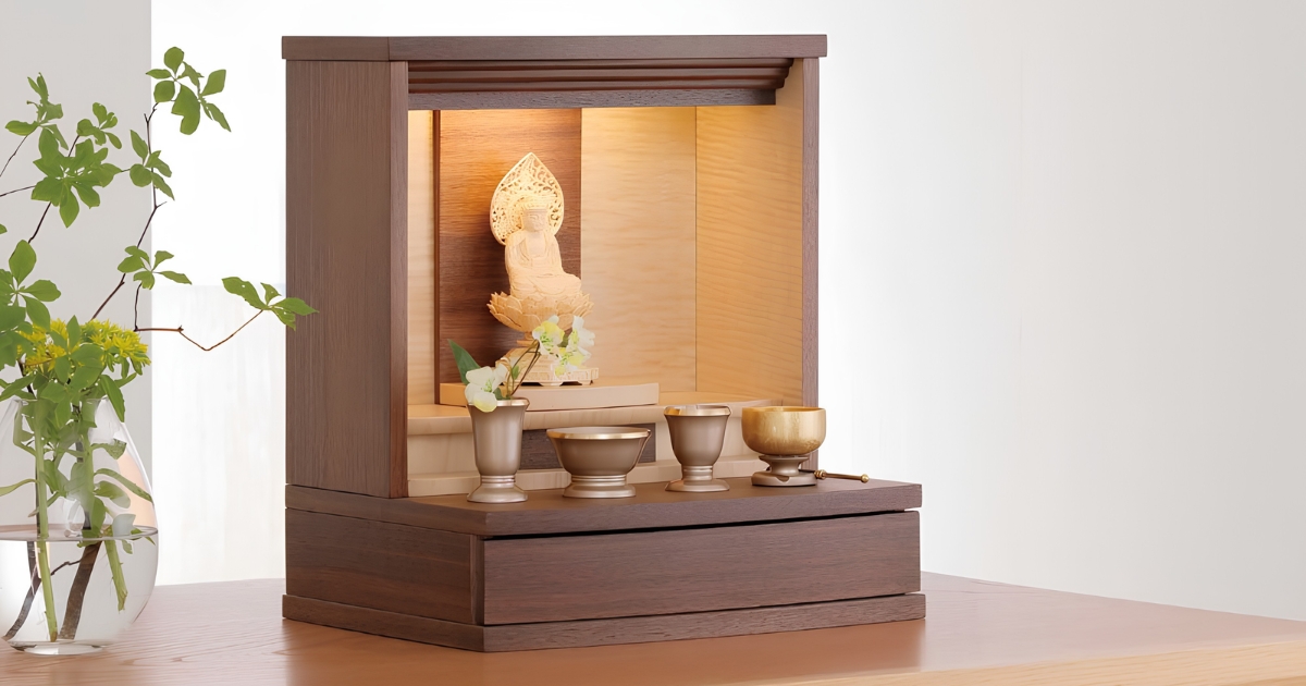 Phân tích ưu nhược điểm của tủ thờ nhựa trong không gian thờ cúng, giúp bạn hiểu rõ tính thẩm mỹ, độ bền và yếu tố phù hợp với văn hóa gia đình Việt.